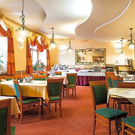 فندق Palace 3*
