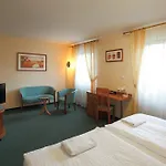 Palace 3* プルゼニ